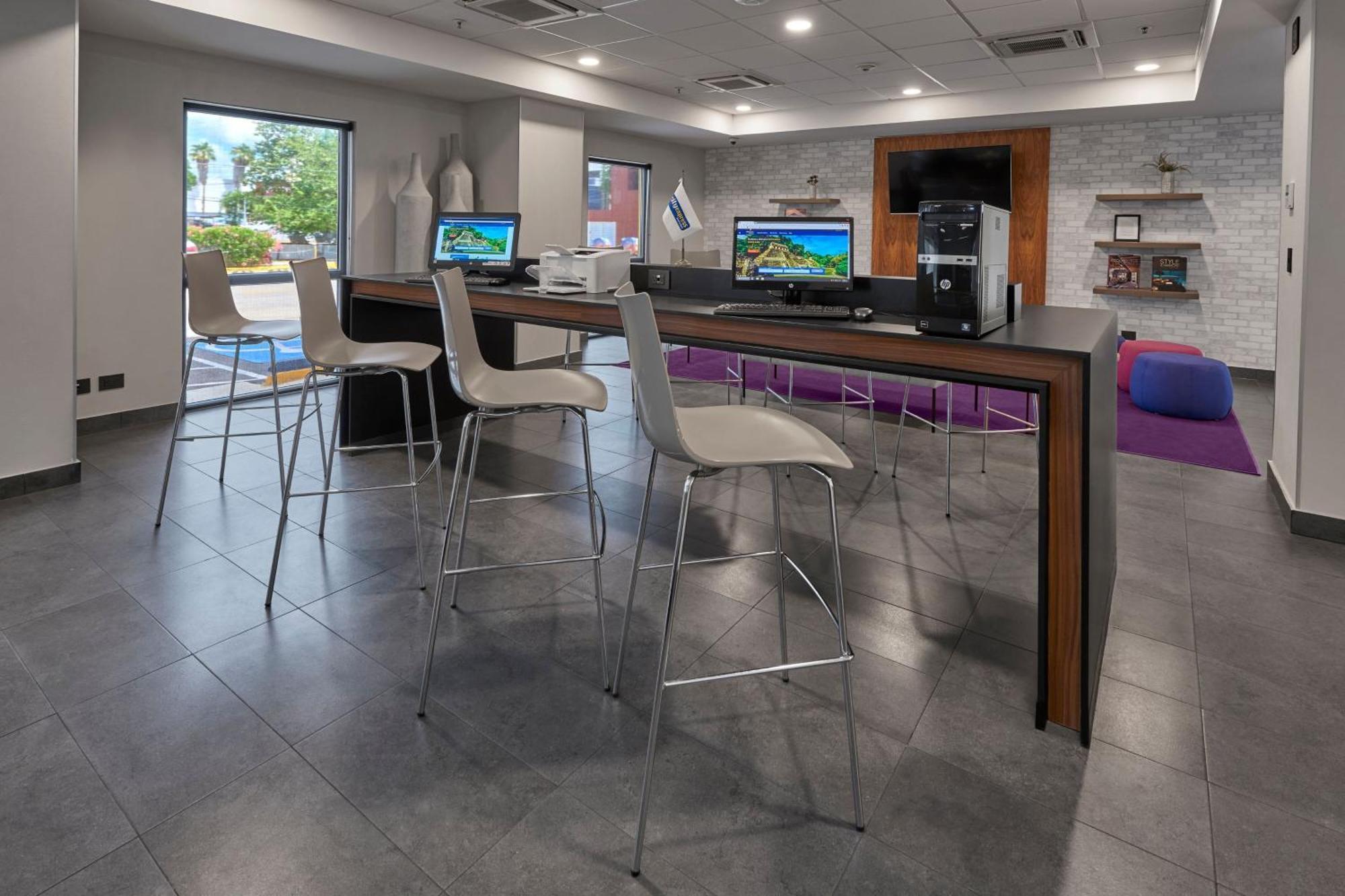 City Express By Marriott Merida Exterior photo