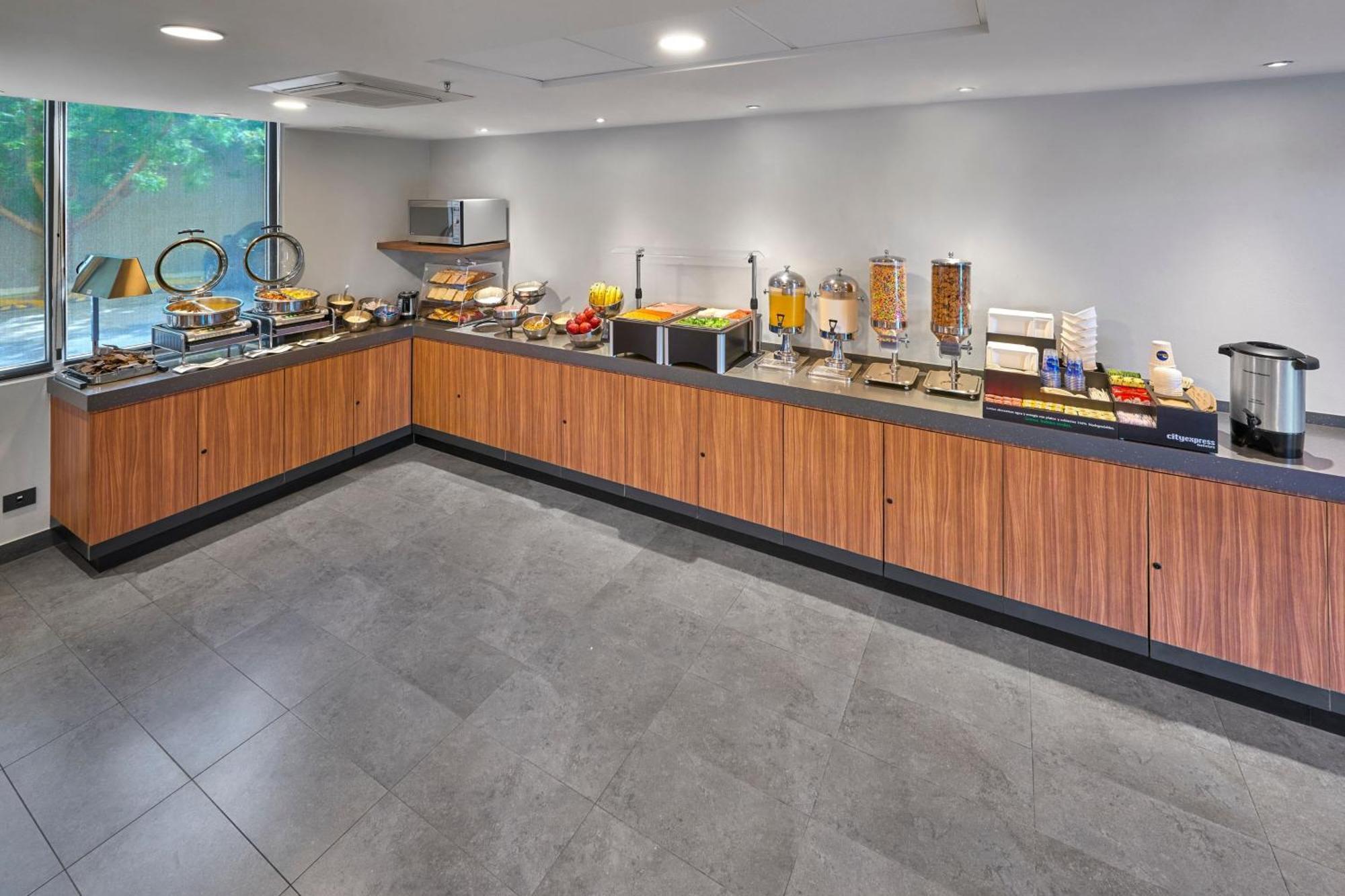 City Express By Marriott Merida Exterior photo