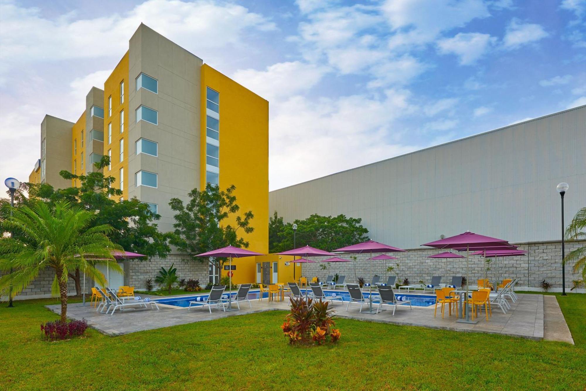 City Express By Marriott Merida Exterior photo