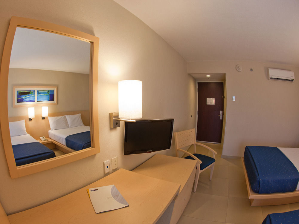 City Express By Marriott Merida Exterior photo