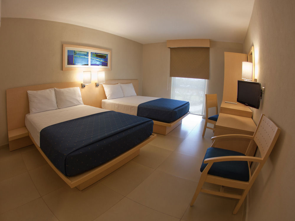 City Express By Marriott Merida Exterior photo