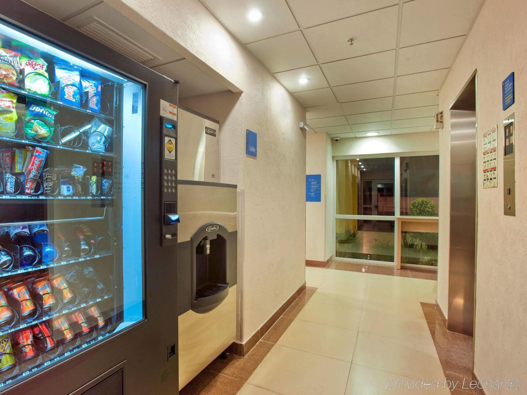 City Express By Marriott Merida Exterior photo